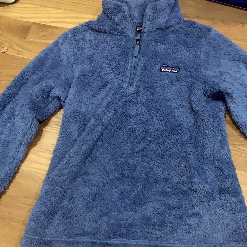 dark blue Patagonia sweatshirt